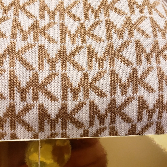 🆕️ Michael Kors Logo Scarf & Hat Gift 🎁 Set - Picture 4 of 13